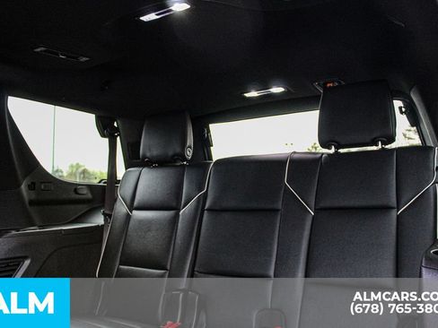 Used 2025 Cadillac Escalade Sport AWD/4WD image 17
