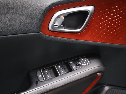 Used 2024 Kia Soul GT-Line image 24