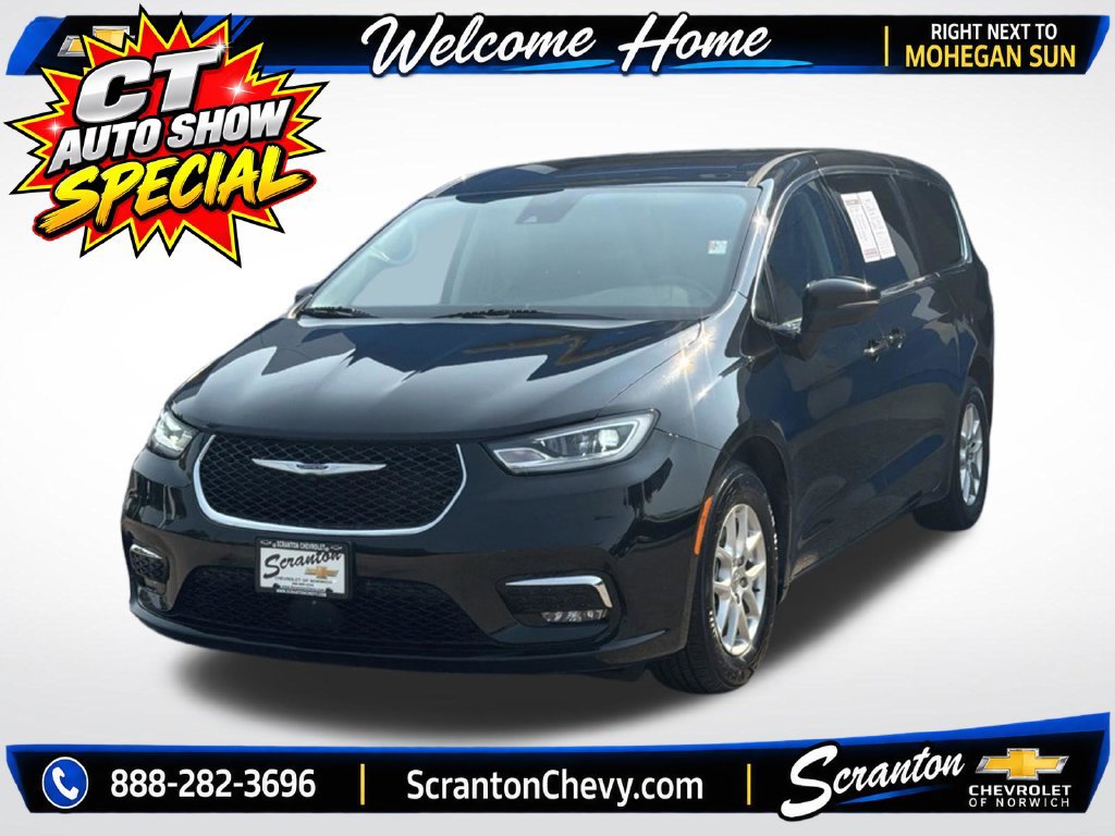 Used 2023 Chrysler Pacifica Touring-L FWD image 2