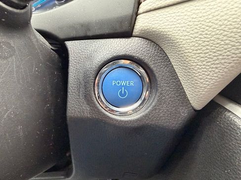 Used 2022 Toyota RAV4 XLE Premium AWD/4WD image 21