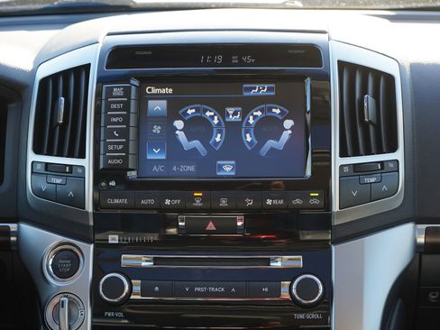 Used 2015 Toyota Land Cruiser AWD/4WD image 18