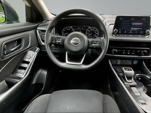 Used 2024 Nissan Rogue S FWD image 9