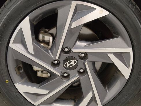 Used 2025 Hyundai Elantra Limited FWD image 31