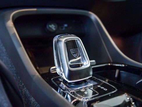 New 2025 Volvo XC40 B5 Ultra w/ Climate Package image 25