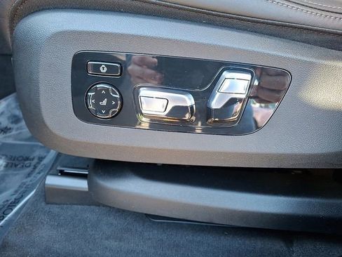 Certified 2024 BMW X7 xDrive40i w/ Premium Package image 15