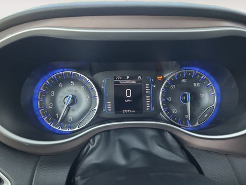 Used 2023 Chrysler Voyager LX FWD image 18