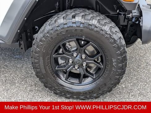 Used 2024 Jeep Wrangler Unlimited Sport AWD/4WD image 10