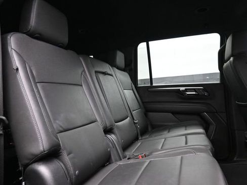 Used 2025 Chevrolet Suburban Z71 AWD/4WD image 27