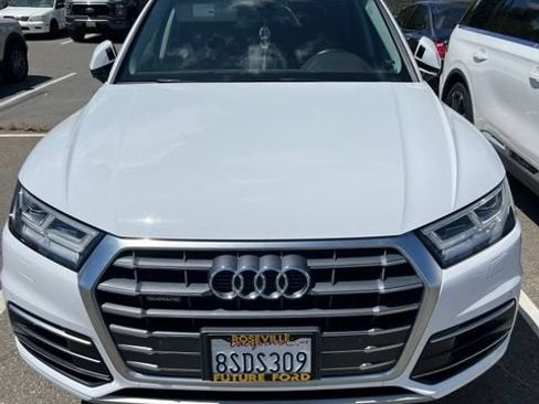 Used 2018 Audi Q5 2.0T Premium Plus w/ Premium Plus Package AWD/4WD image 3