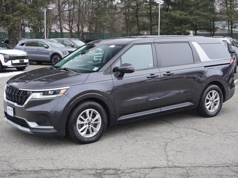 Used 2022 Kia Carnival LX image 9