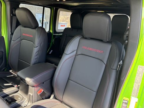 New 2025 Jeep Wrangler Unlimited Rubicon image 34