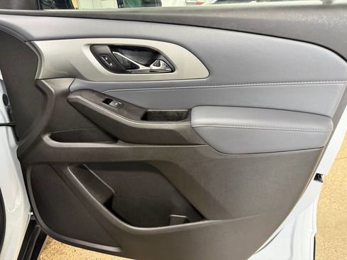 Used 2020 Chevrolet Traverse LT image 33