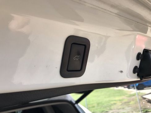 Used 2018 Toyota Highlander Limited image 21