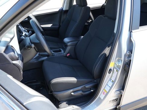 Used 2017 Toyota RAV4 XLE AWD/4WD image 15