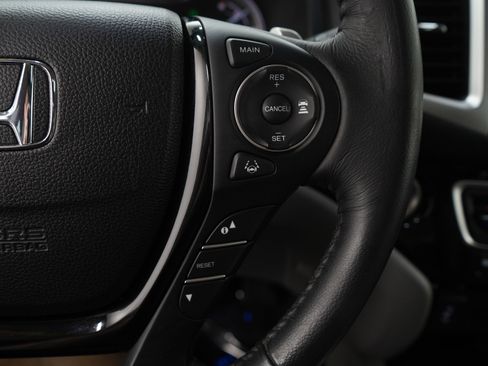 Used 2017 Honda Pilot Touring image 34