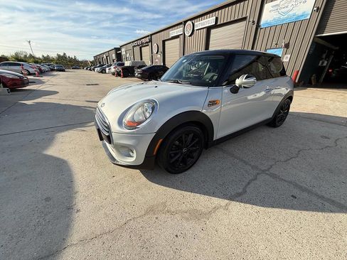 Used 2016 MINI Cooper 2-Door Hardtop image 24