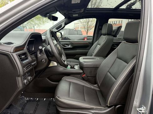 Used 2023 Chevrolet Tahoe Premier w/ Premium Package 2 AWD/4WD image 15