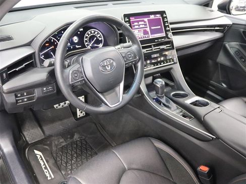 Used 2021 Toyota Avalon XSE image 22