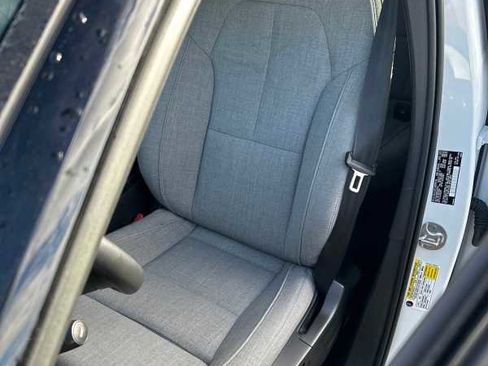 Used 2023 Volvo XC40 Recharge Ultimate image 2