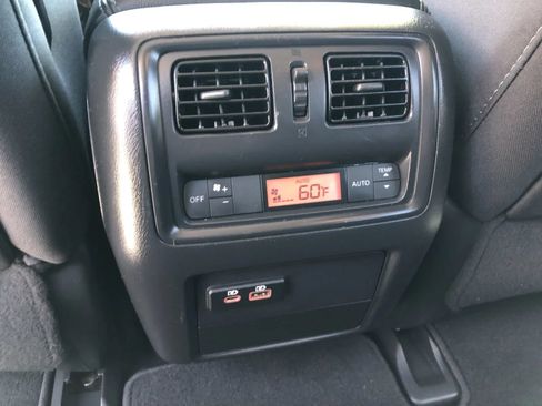 Used 2019 Nissan Pathfinder SV AWD/4WD image 34