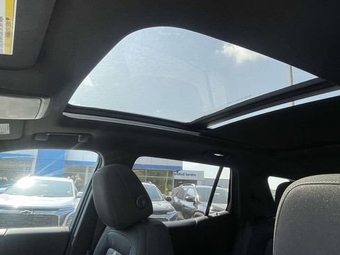 New 2026 Chevrolet Equinox LT w/ Safety and Technology Package FWD image 13