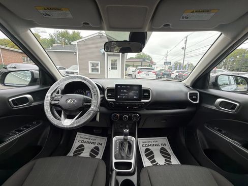 Used 2021 Hyundai Venue SE FWD image 24