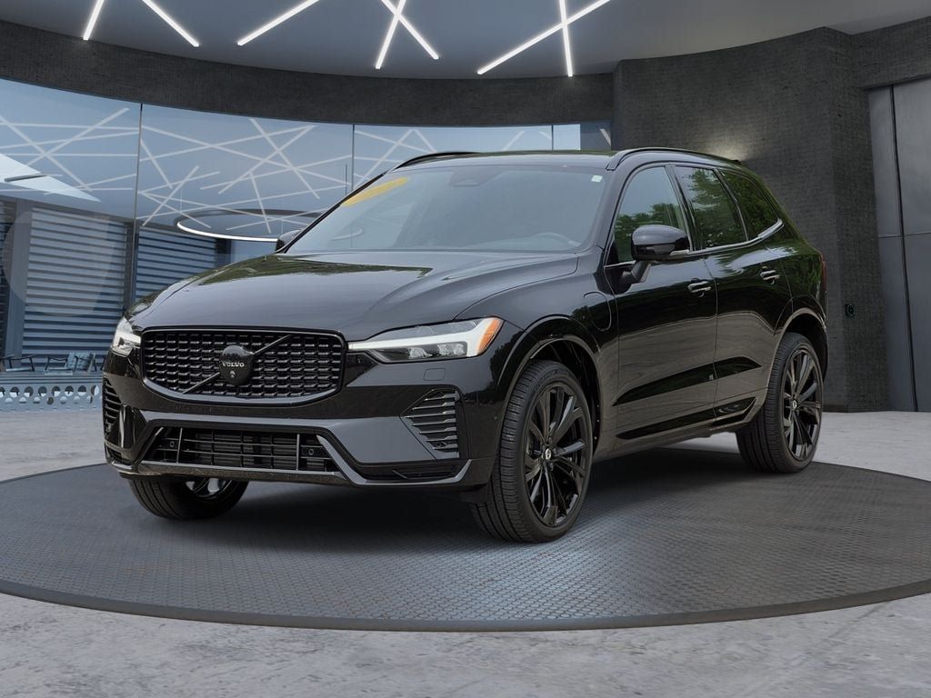 Used 2024 Volvo XC60 T8 Ultimate w/ Protection Package Premier AWD/4WD image 2