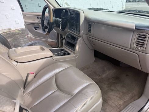 Used 2004 GMC Sierra 1500 SLT w/ Light Duty Power Package AWD/4WD image 11