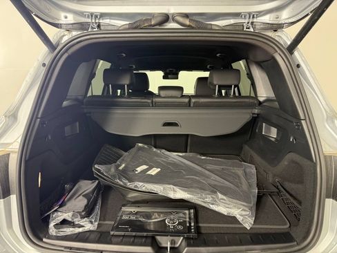 Certified 2025 Mercedes-Benz GLB 250 4MATIC image 7