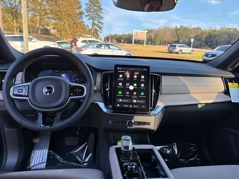 Certified 2026 Volvo XC90 B6 Plus w/ Protection Package Premier AWD/4WD image 15