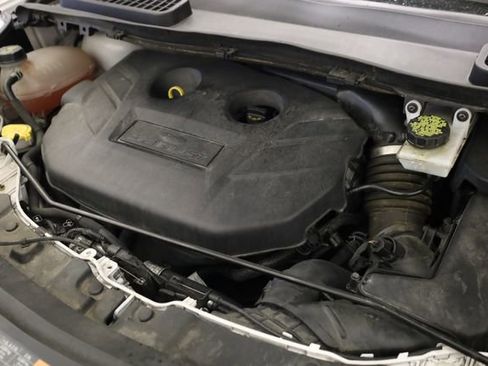 Used 2017 Ford Escape Titanium image 9