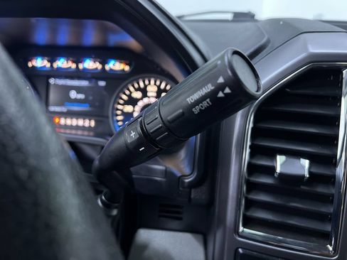 Used 2015 Ford F150 XLT w/ Equipment Group 302A Luxury AWD/4WD image 26