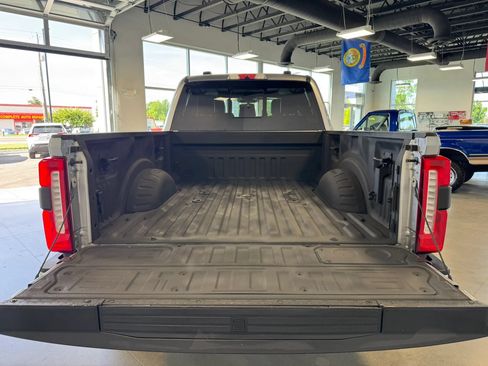 Used 2023 Ford F350 Lariat w/ Lariat Ultimate Package AWD/4WD image 7
