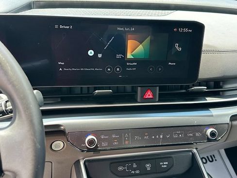 Used 2026 Kia Carnival FWD image 32