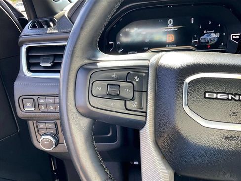 Used 2023 GMC Yukon XL Denali AWD/4WD image 24