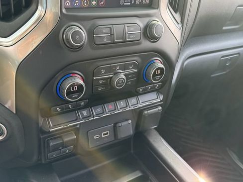 Used 2022 Chevrolet Silverado 2500 LTZ w/ LTZ Convenience Package RWD image 17