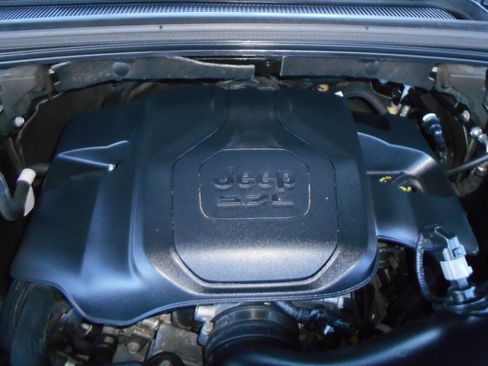 Certified 2023 Jeep Grand Cherokee Summit image 5