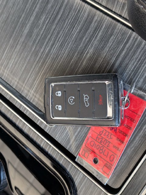 Used 2024 Jeep Wagoneer L Series II w/ Flexible Seating Group RWD image 30