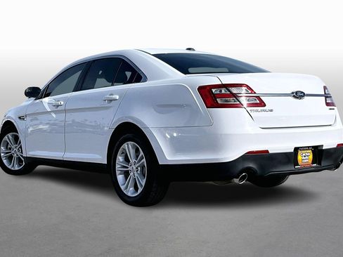 Used 2015 Ford Taurus SE image 11