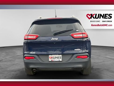 Used 2016 Jeep Cherokee Latitude FWD image 6
