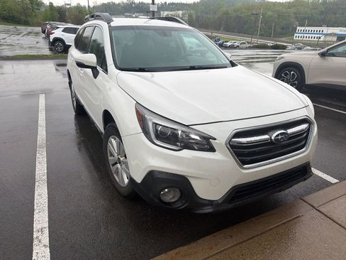 Used 2018 Subaru Outback 2.5i Premium AWD/4WD image 1