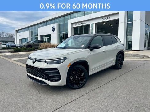 New 2026 Volkswagen Tiguan SE R-Line image 1