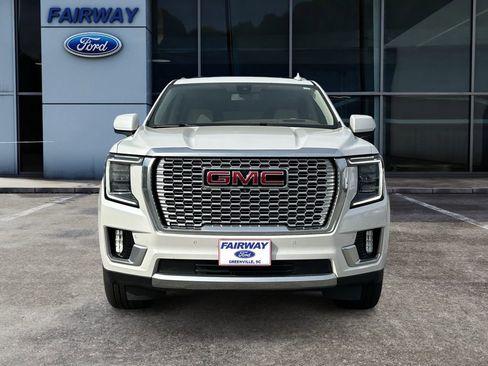 Used 2021 GMC Yukon XL Denali image 3