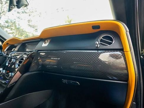 Used 2020 Rolls-Royce Cullinan Black Badge image 90