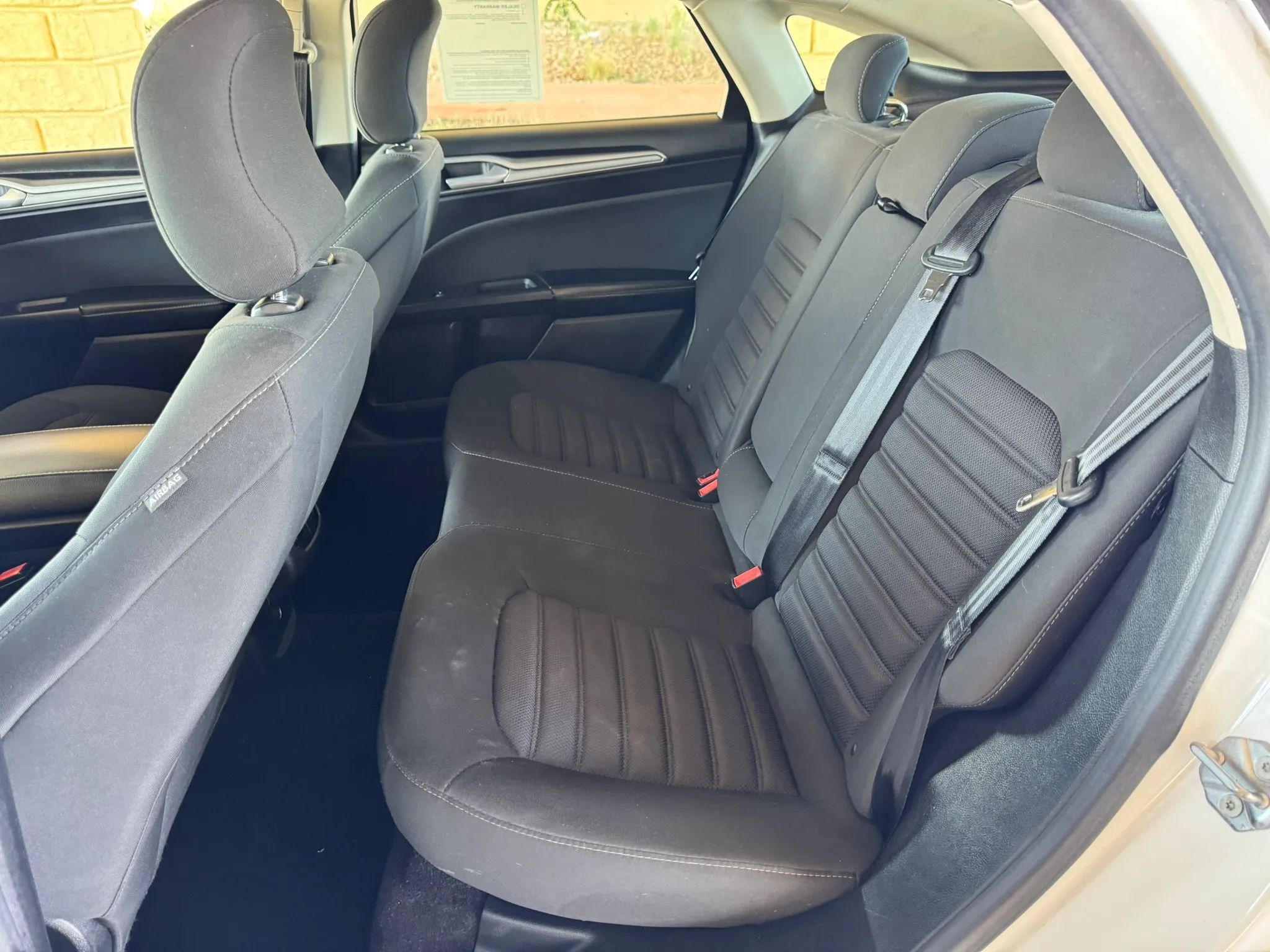 Used 2019 Ford Fusion SE FWD image 18