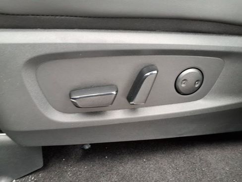 New 2026 Nissan Pathfinder SL image 25