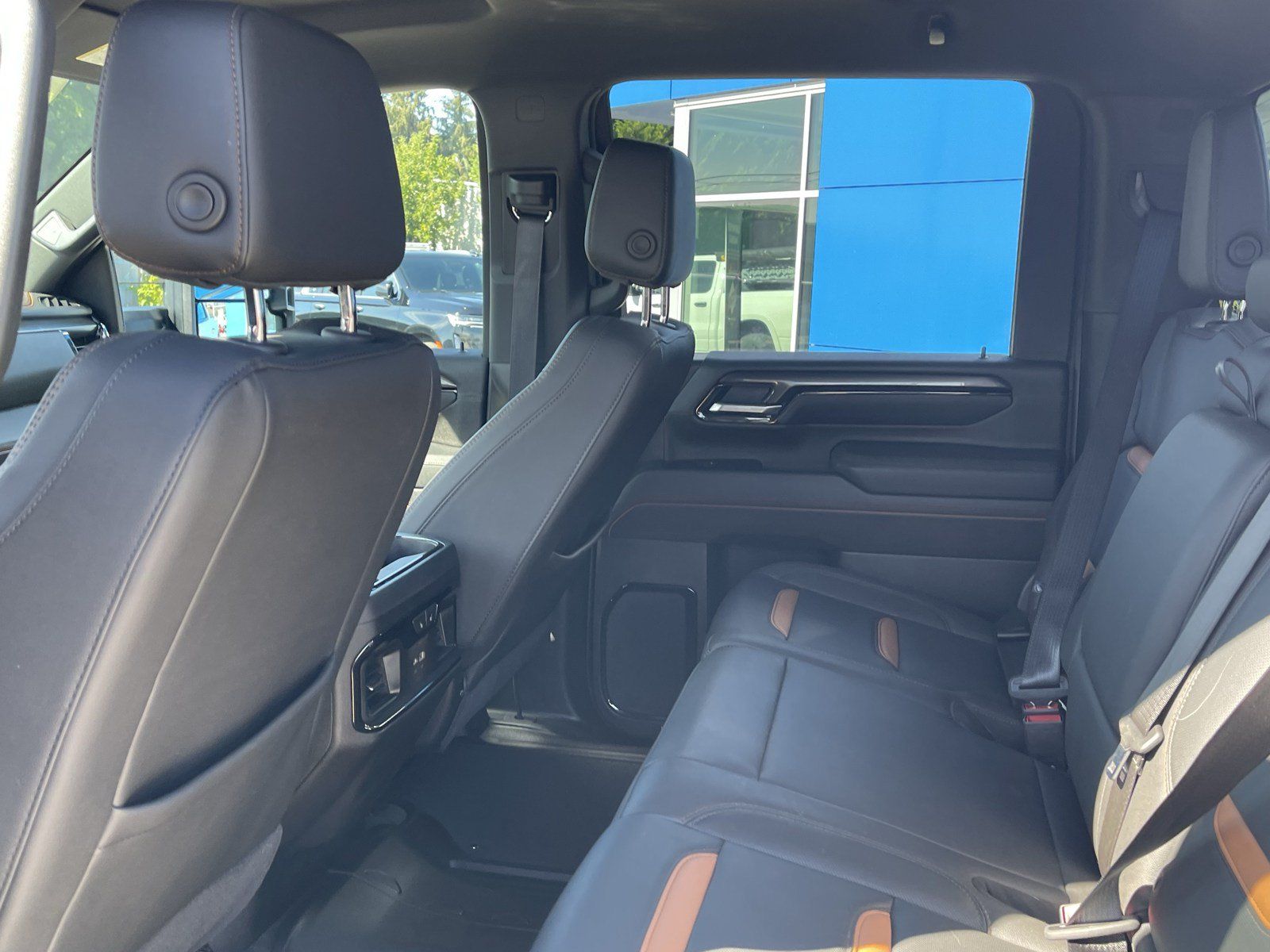 Used 2025 GMC Sierra 2500 AT4 AWD/4WD image 15