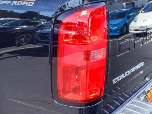 Used 2022 Chevrolet Colorado Z71 AWD/4WD image 25