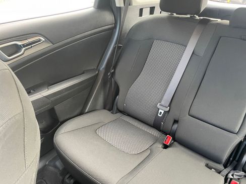 Used 2025 Kia Sportage LX image 38