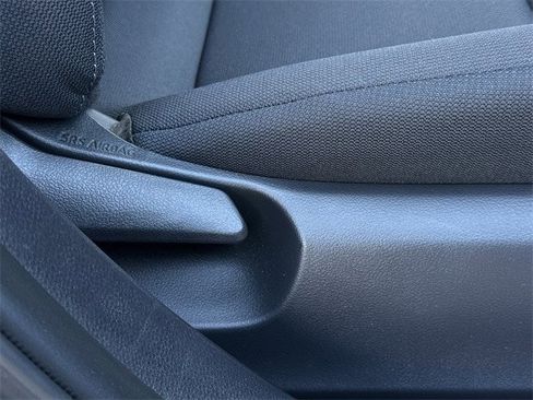 Used 2025 Toyota Corolla LE image 29